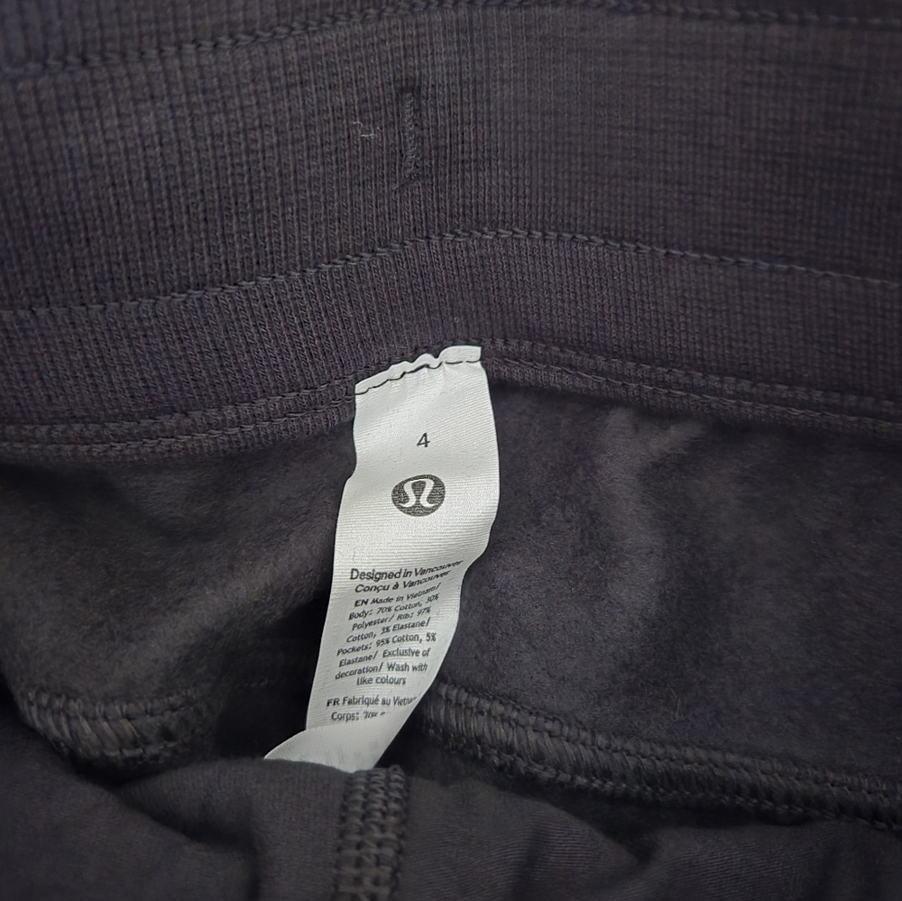 NWT Lululemon Scuba High-Rise Short 5" - Picture 4 of 6